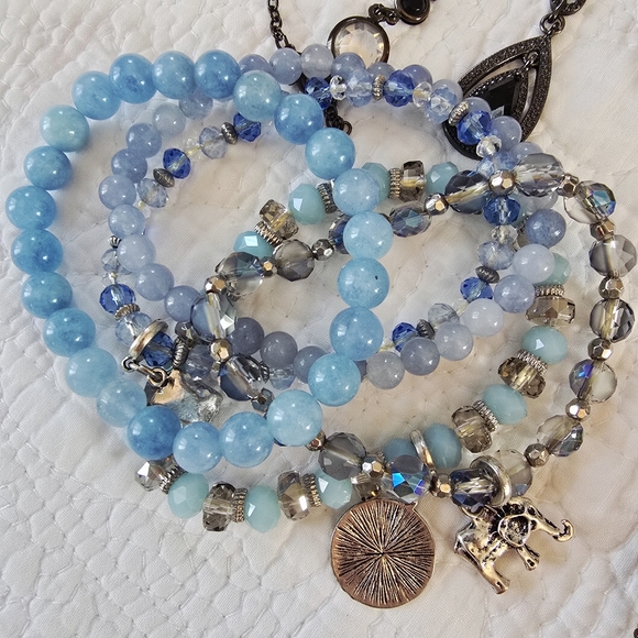 Large Costume Jewelry Lot Necklaces Bracelets Rings Earrings Beads Colorful - Picture 13 of 16